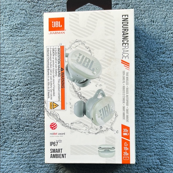 JBL Endurance Race Earbuds in Light Gray